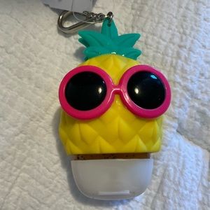 Bath and body works pineapple pocketbac holder and 1oz hand sanitizer